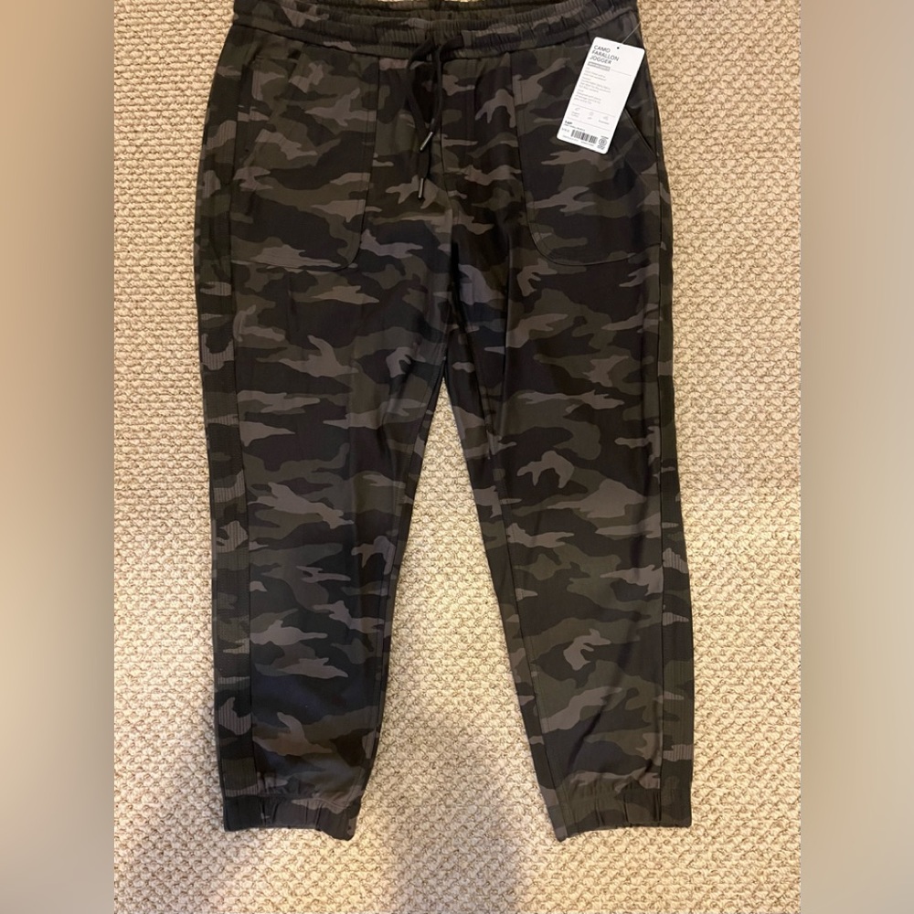 Athleta Camo Farallon Jogger